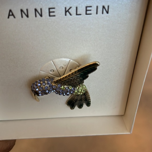 Anne Klein Hummingbird Brooch - Picture 3 of 6